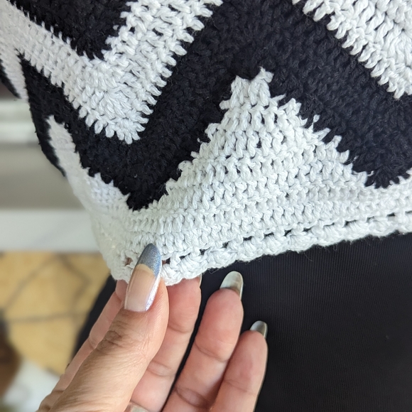 🦋 3 for $20!!!H&M X Coachella Medium Black & White Halter Top Crochet Hippie - Picture 11 of 13